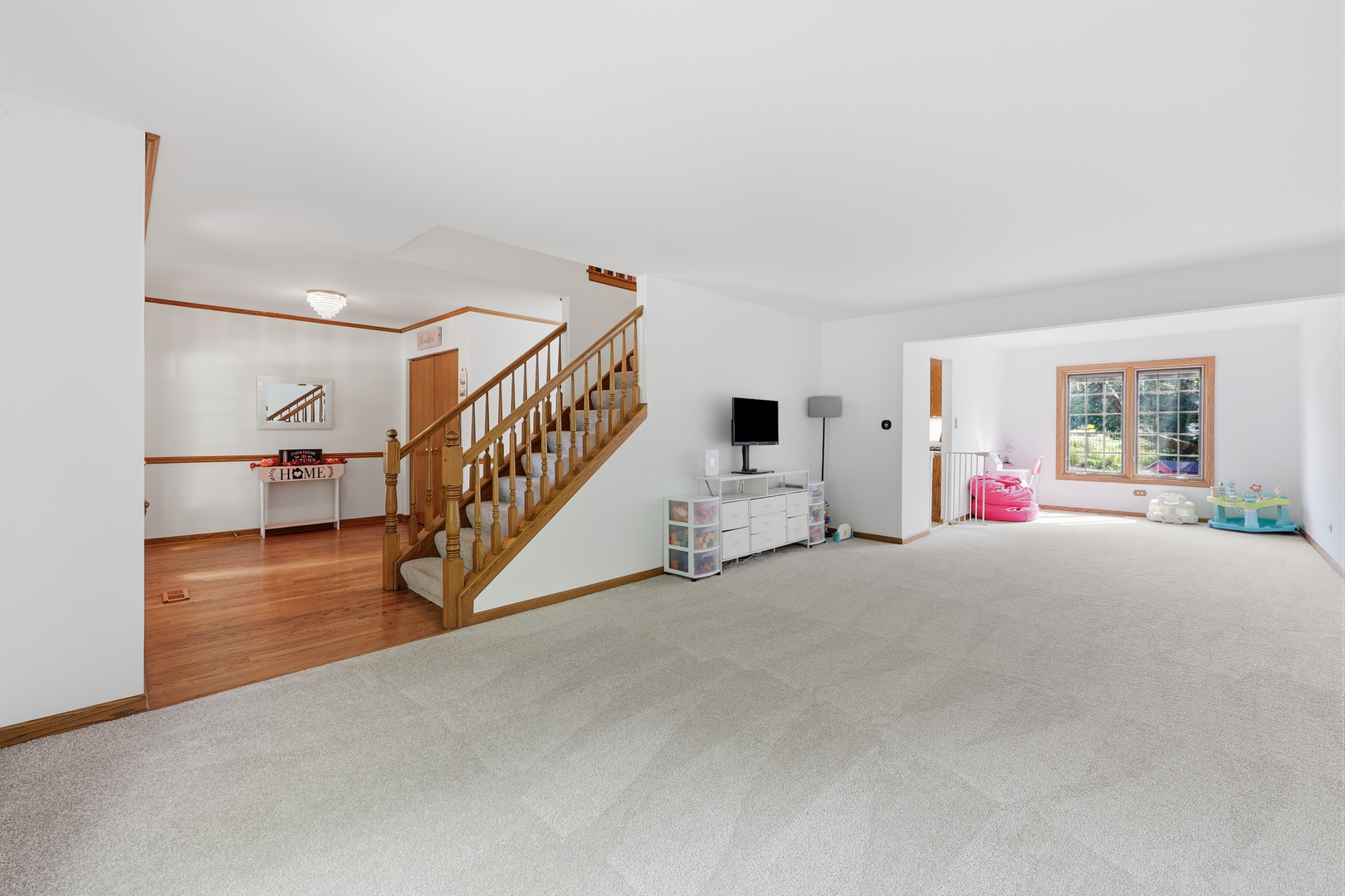 655 Crest Drive Property Photo 5