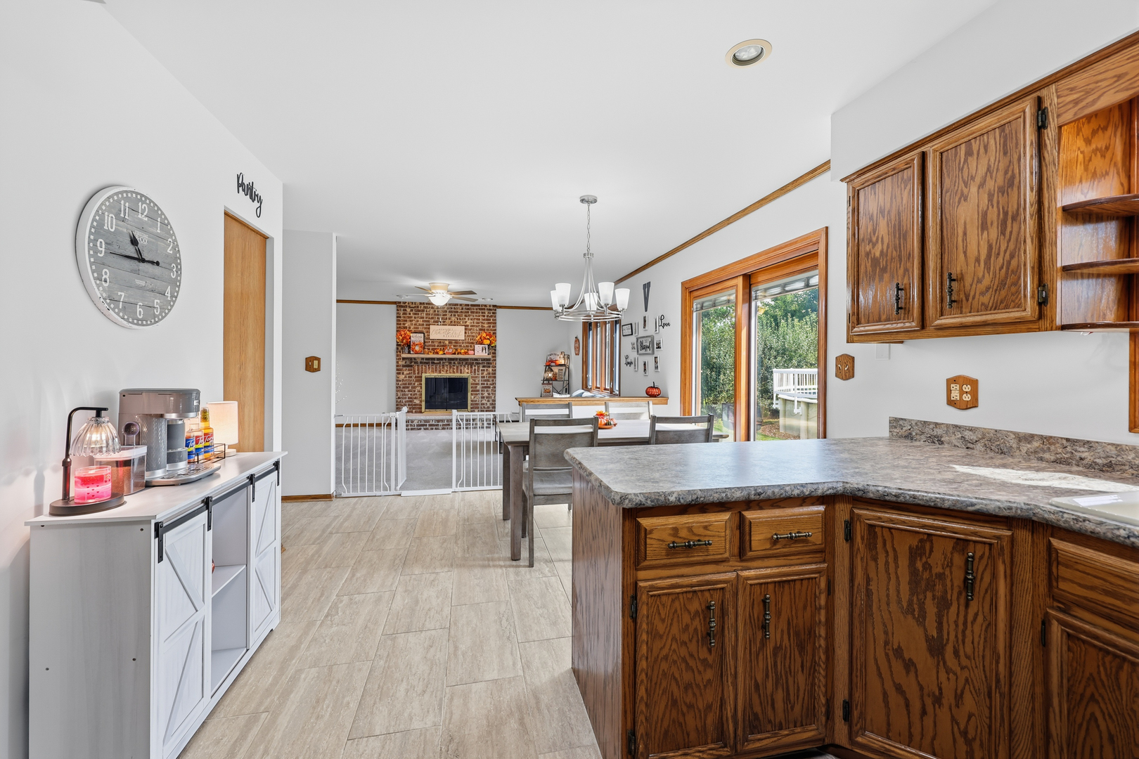 655 Crest Drive Property Photo 10