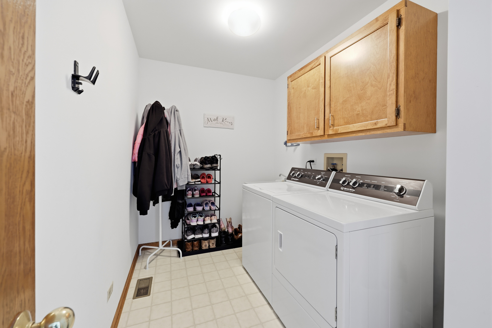 655 Crest Drive Property Photo 17