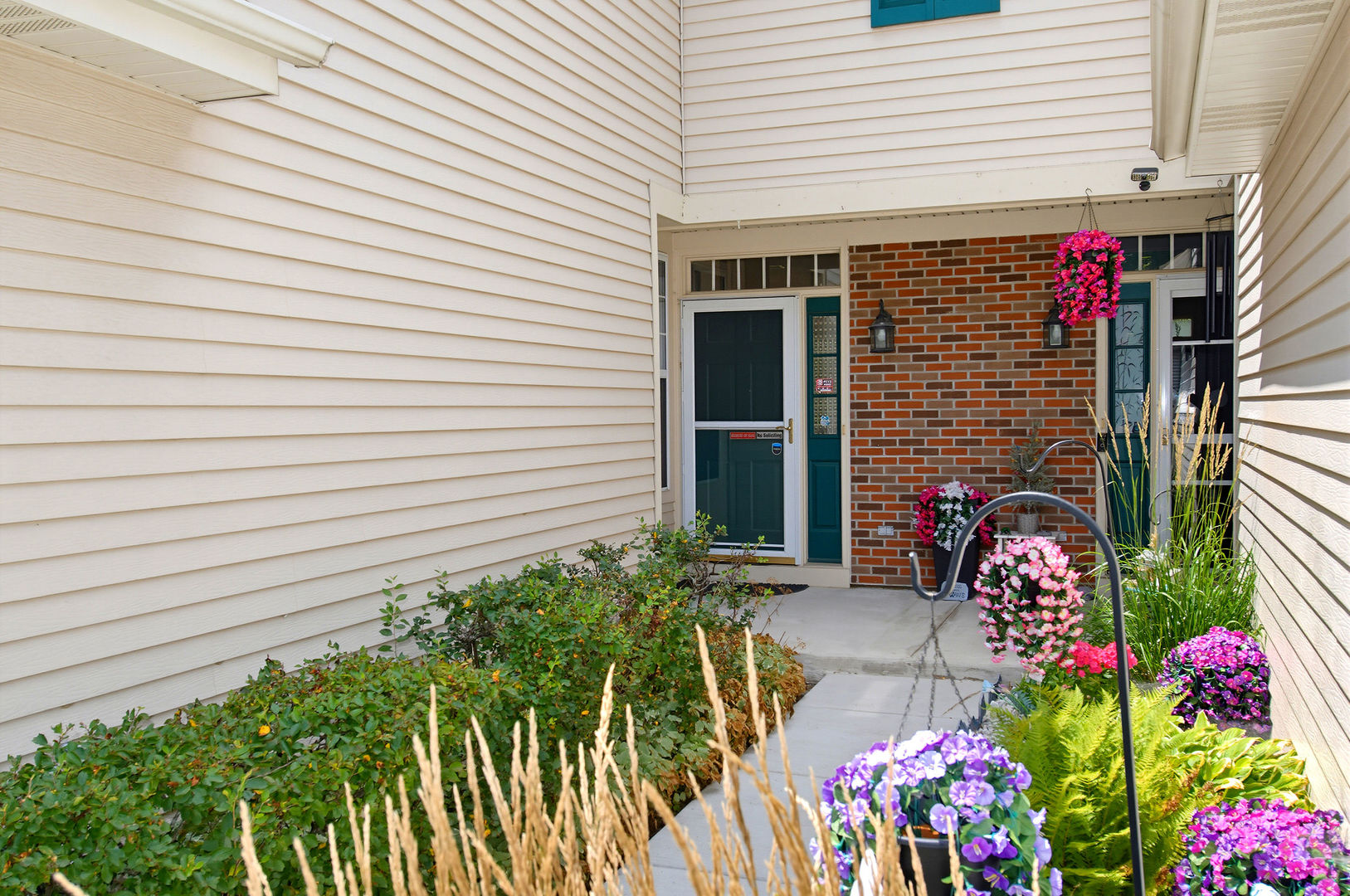7411 Grandview Court Property Photo 2
