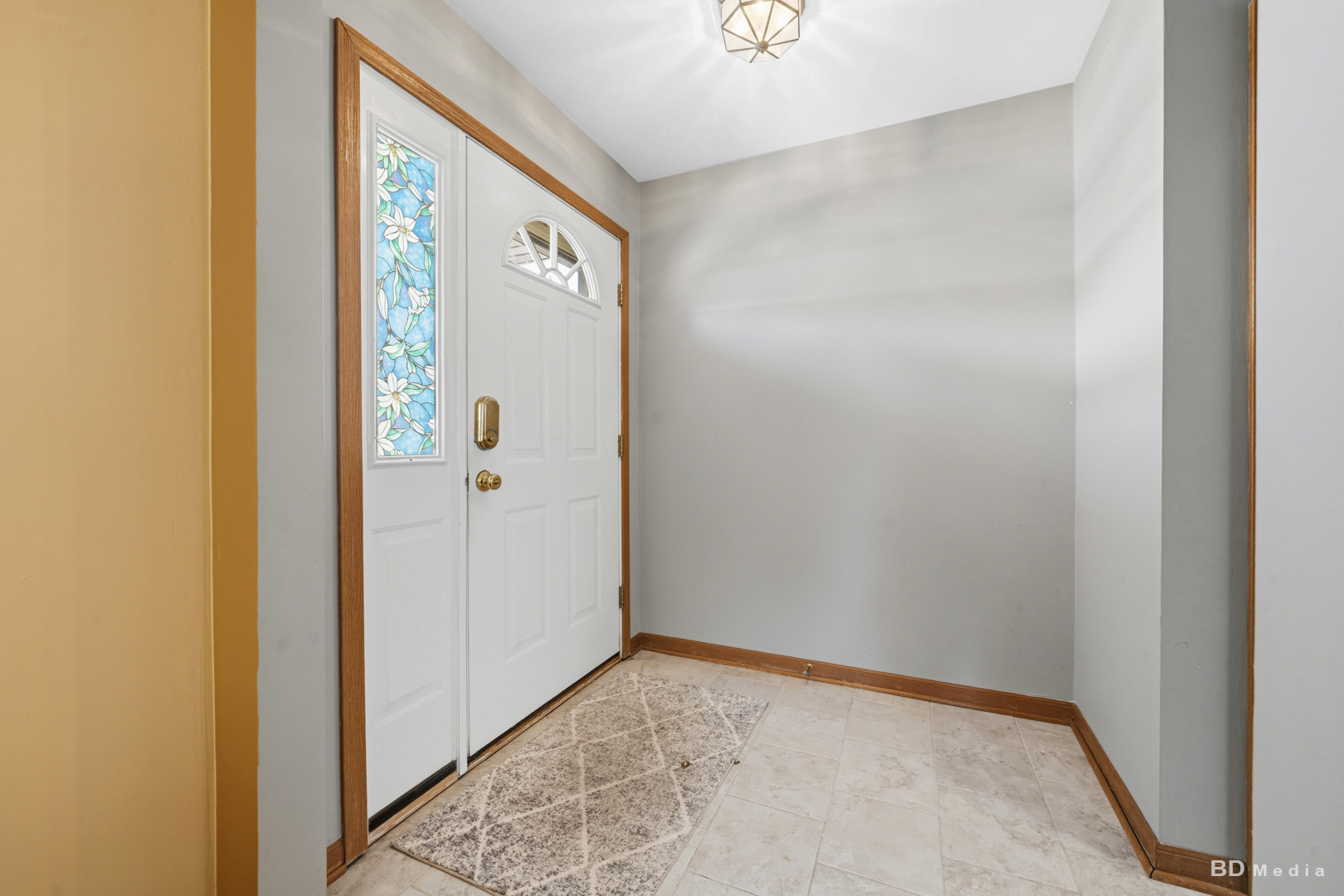 10325 S Whipple Street Property Photo 3