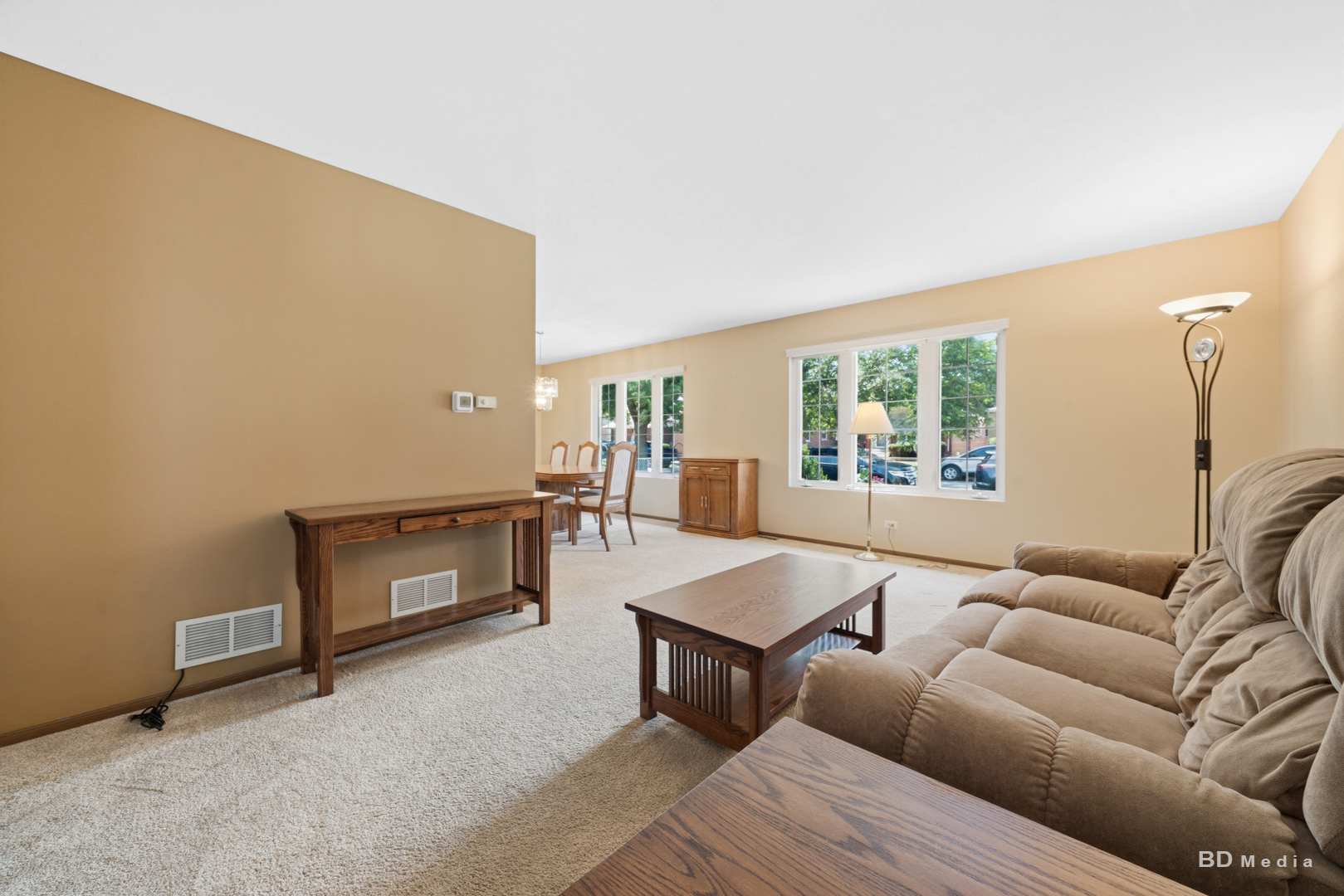 10325 S Whipple Street Property Photo 4