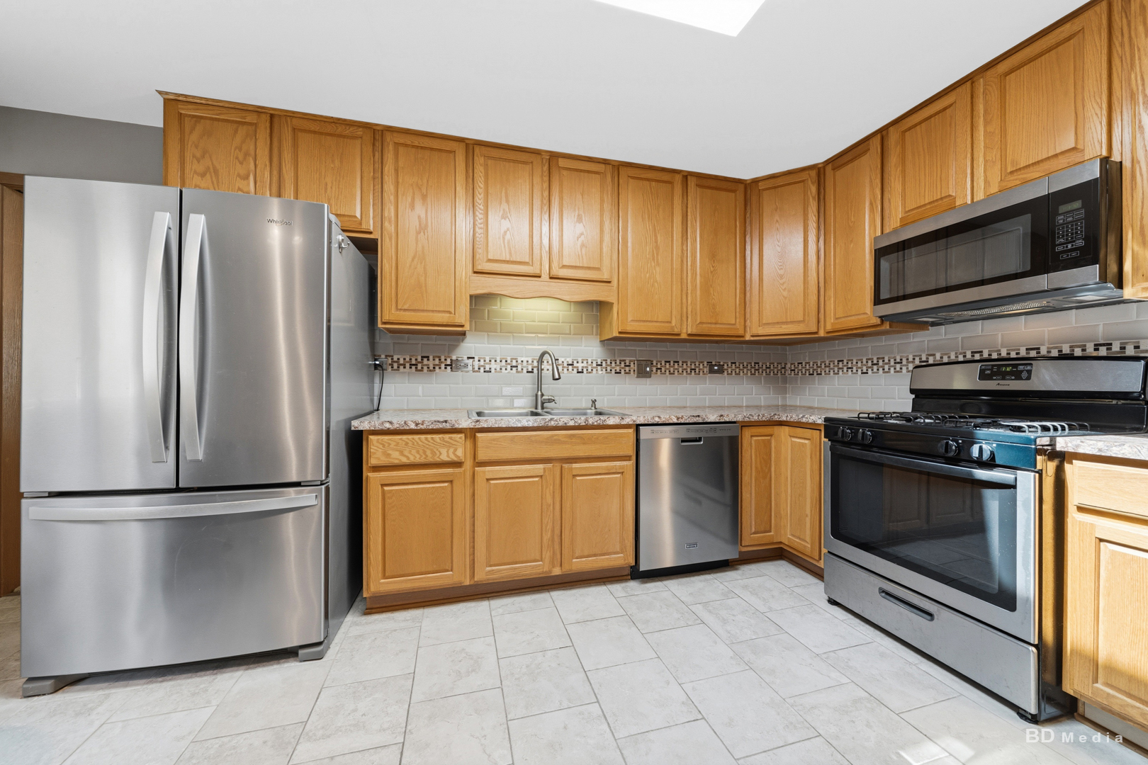 10325 S Whipple Street Property Photo 9