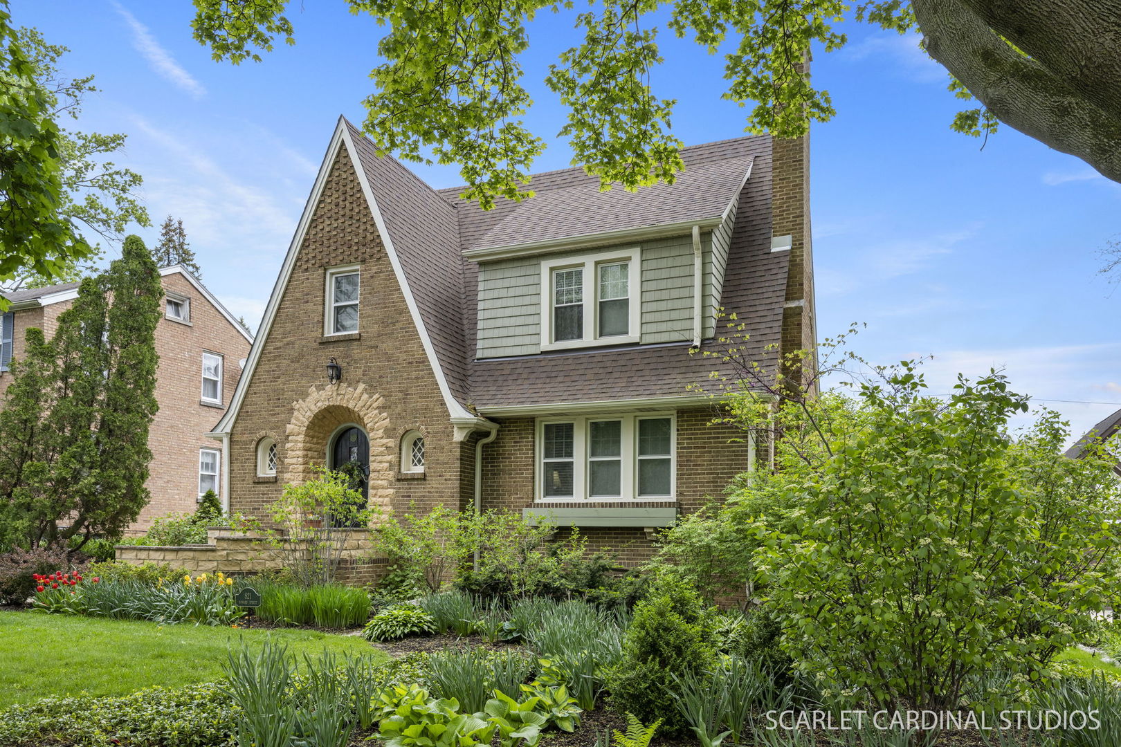 821 Howard Street Property Photo 2