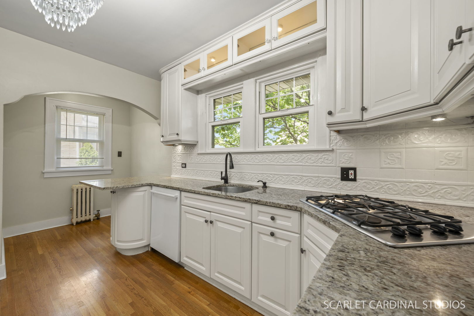 821 Howard Street Property Photo 8