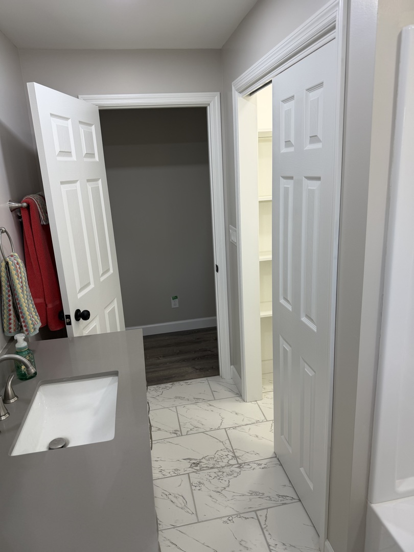 3406 Regan Road Property Photo 13