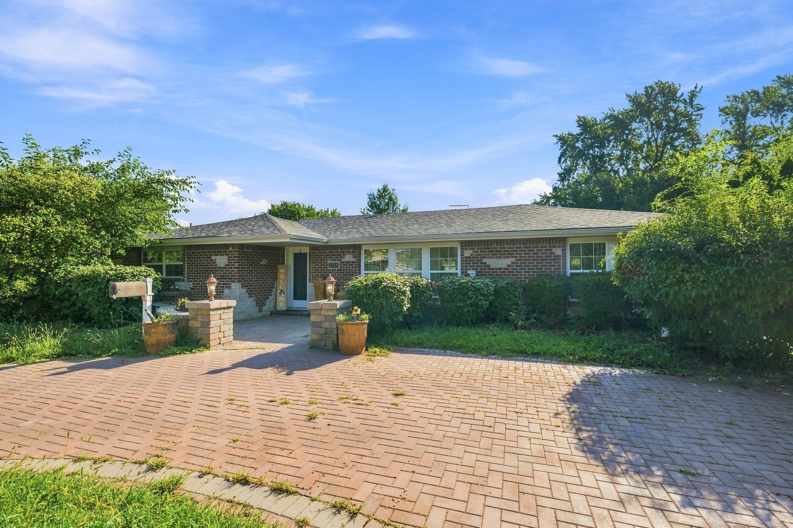 1124 Gael Drive Property Photo 2