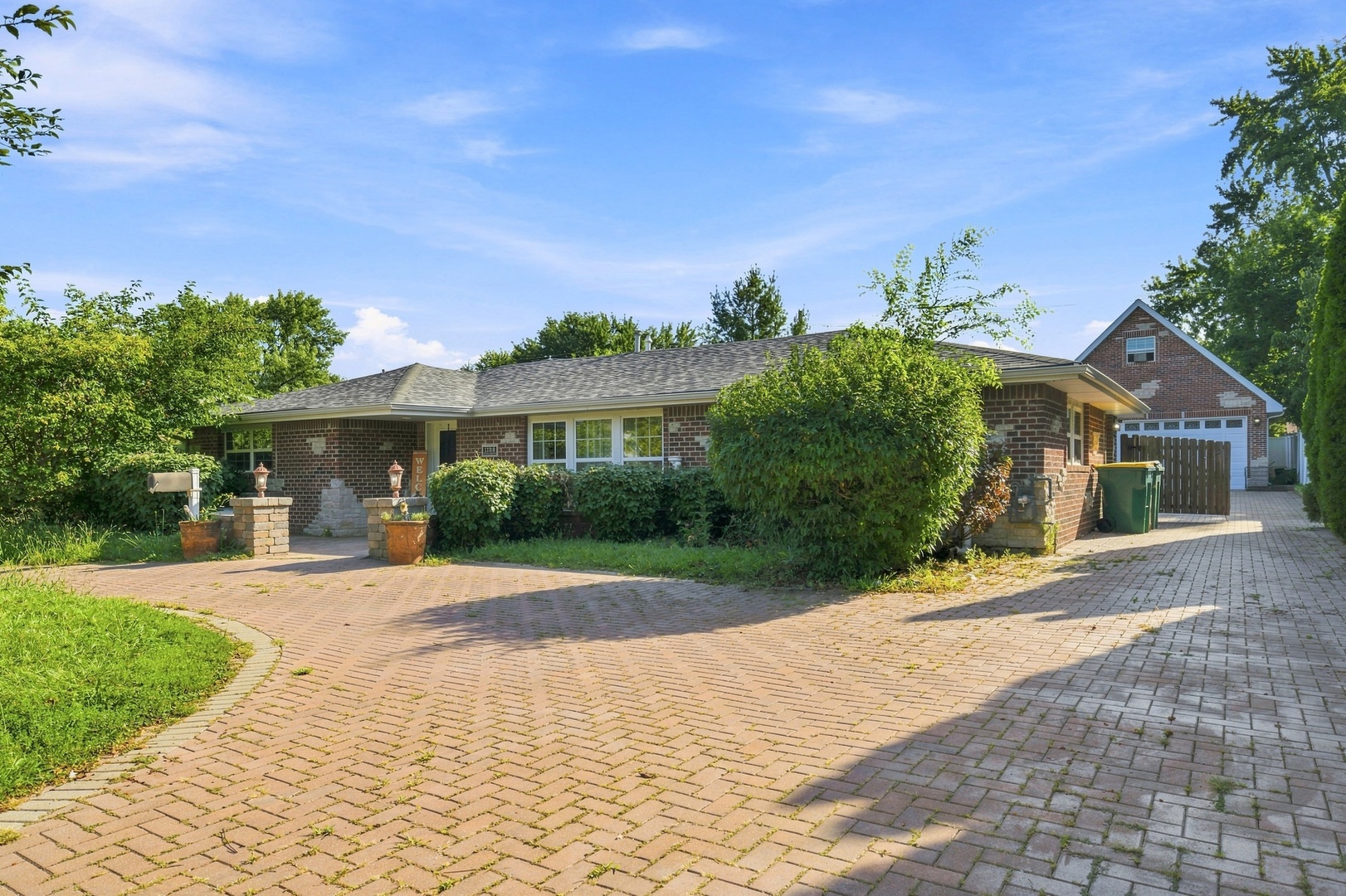 1124 Gael Drive Property Photo 3