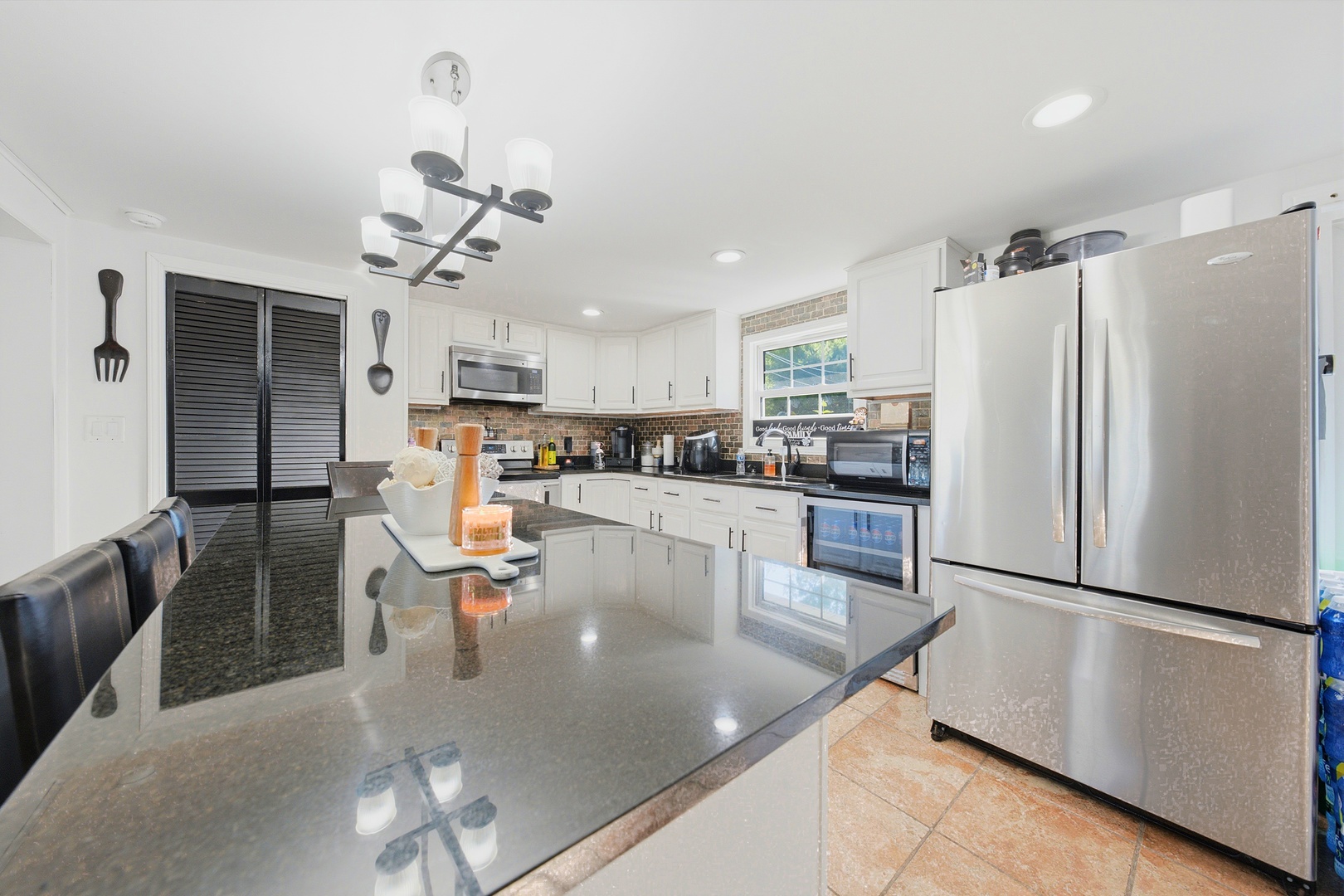 1124 Gael Drive Property Photo 6
