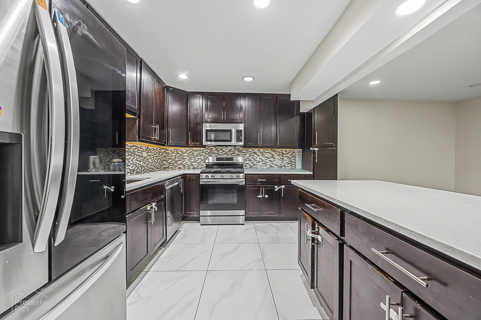 2102 Stanley Court Property Photo 5