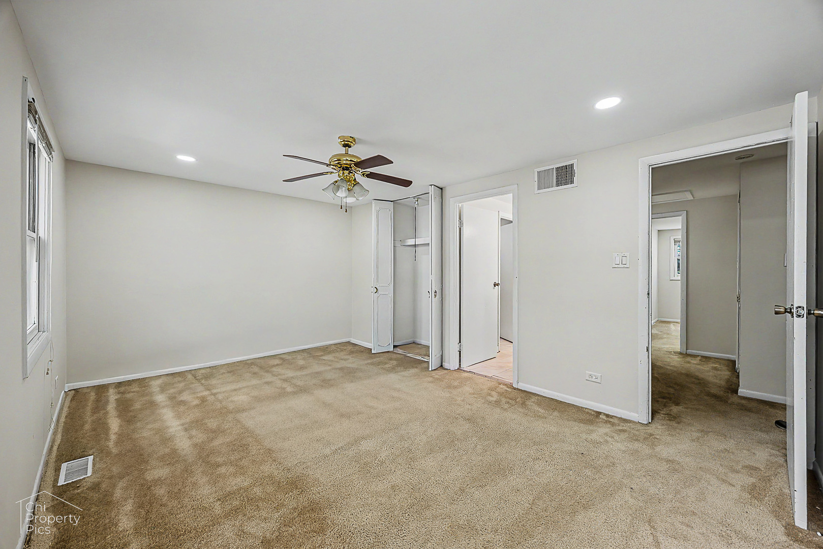 2102 Stanley Court Property Photo 11