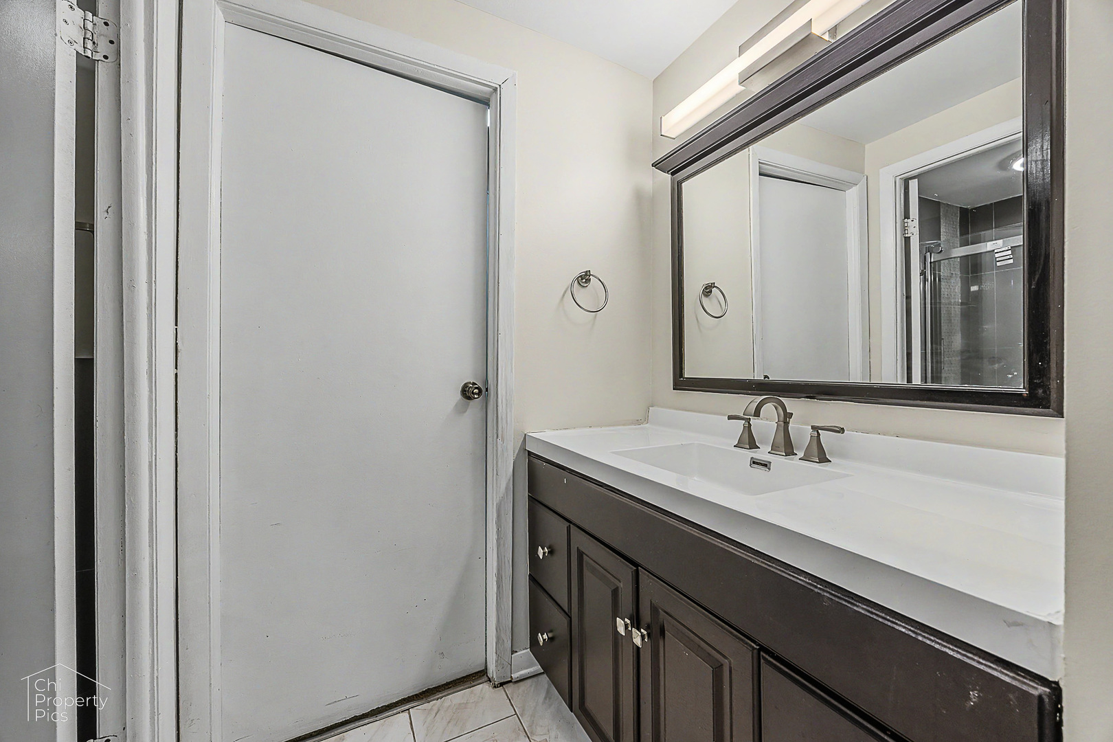 2102 Stanley Court Property Photo 12