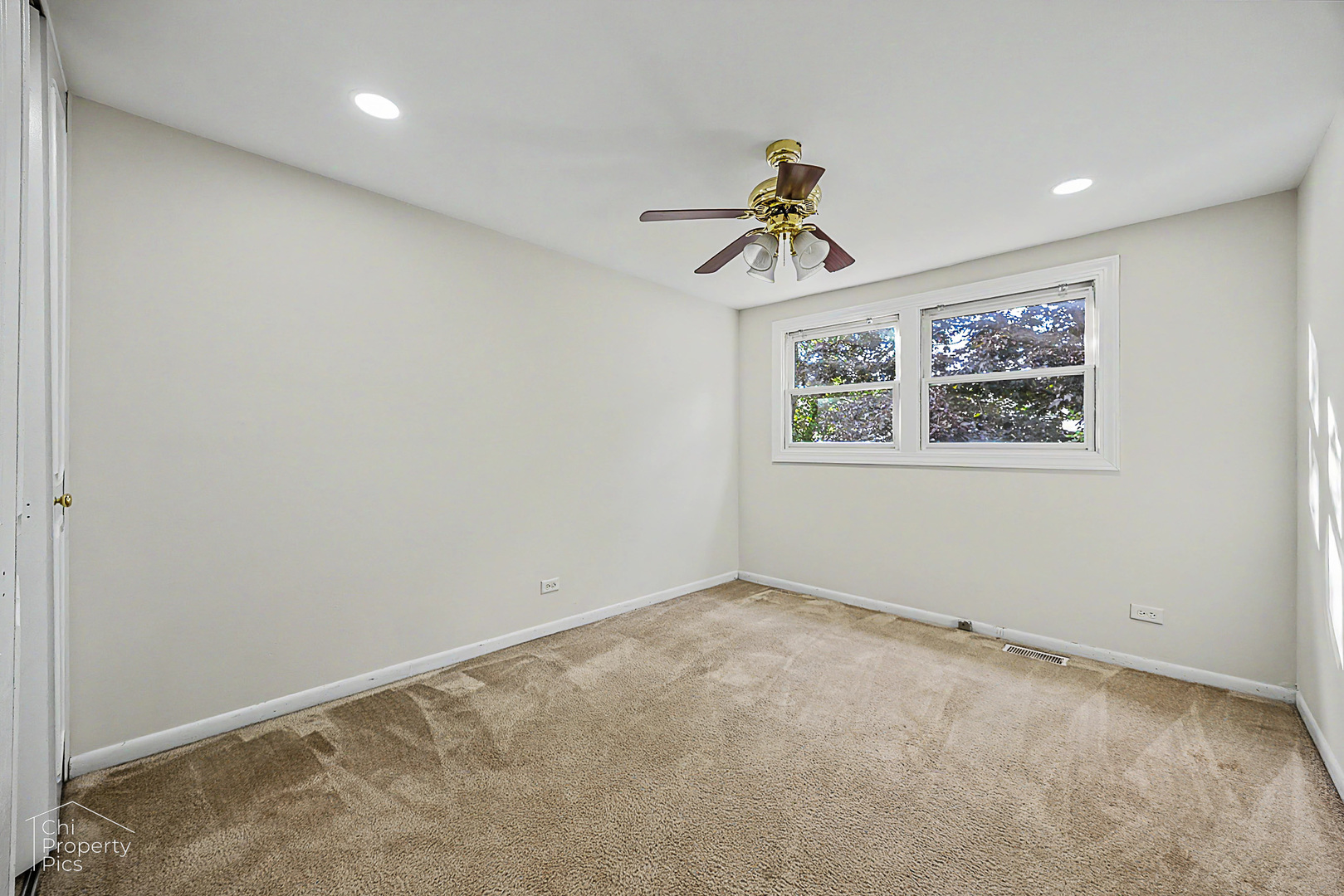 2102 Stanley Court Property Photo 14