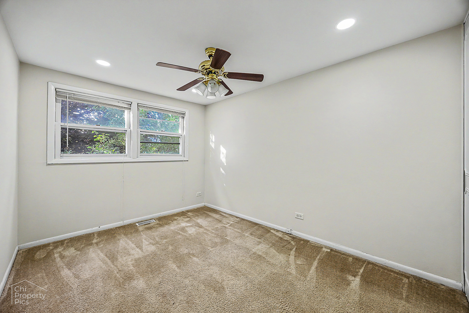 2102 Stanley Court Property Photo 15