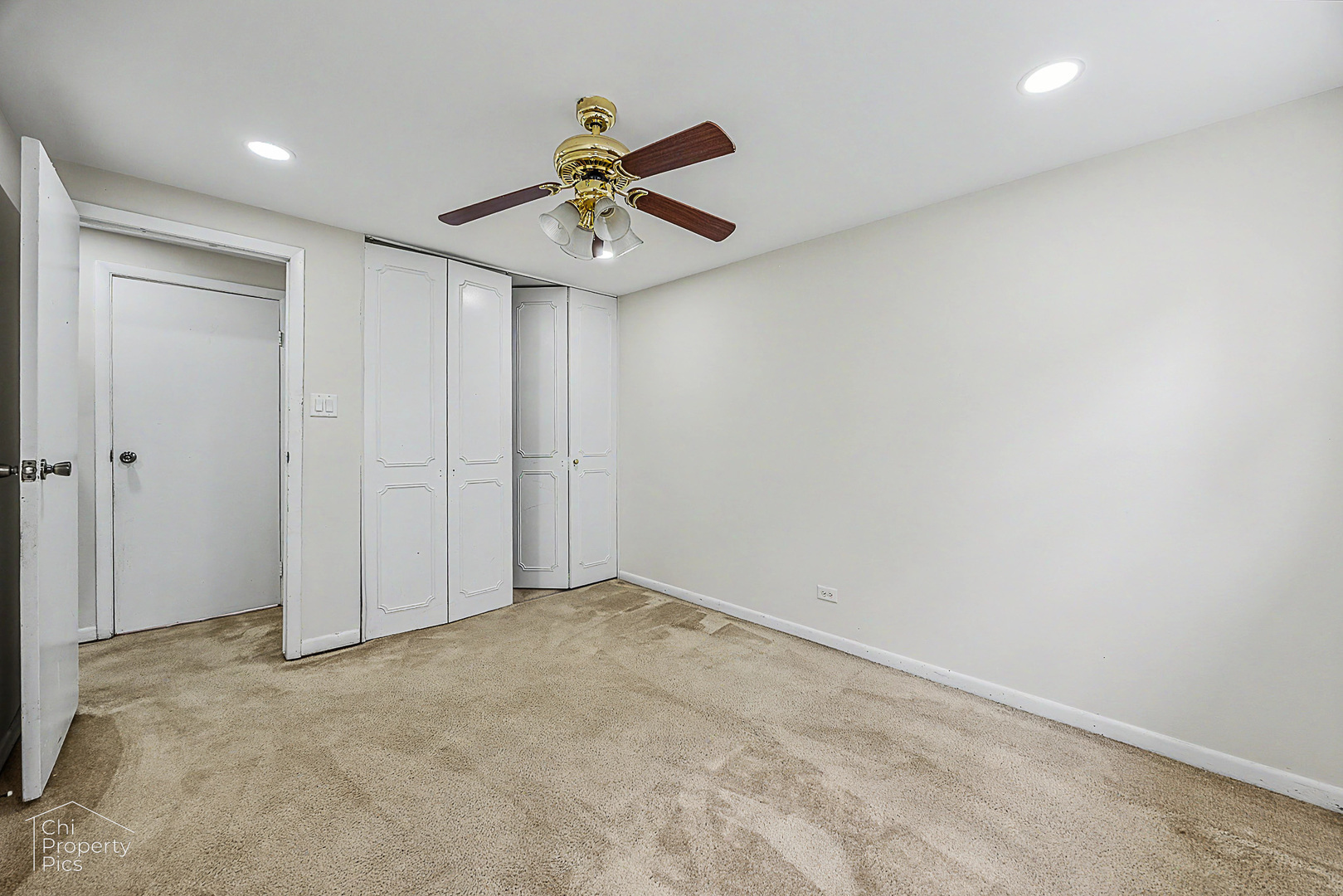 2102 Stanley Court Property Photo 17