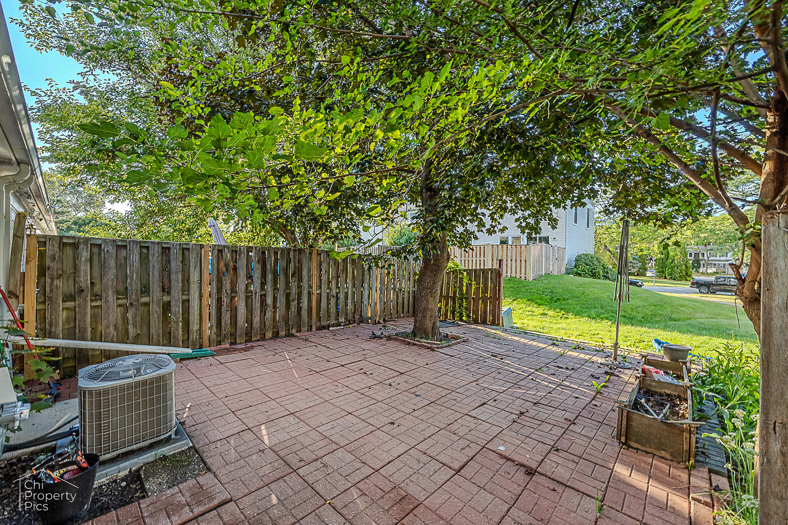 2102 Stanley Court Property Photo 19