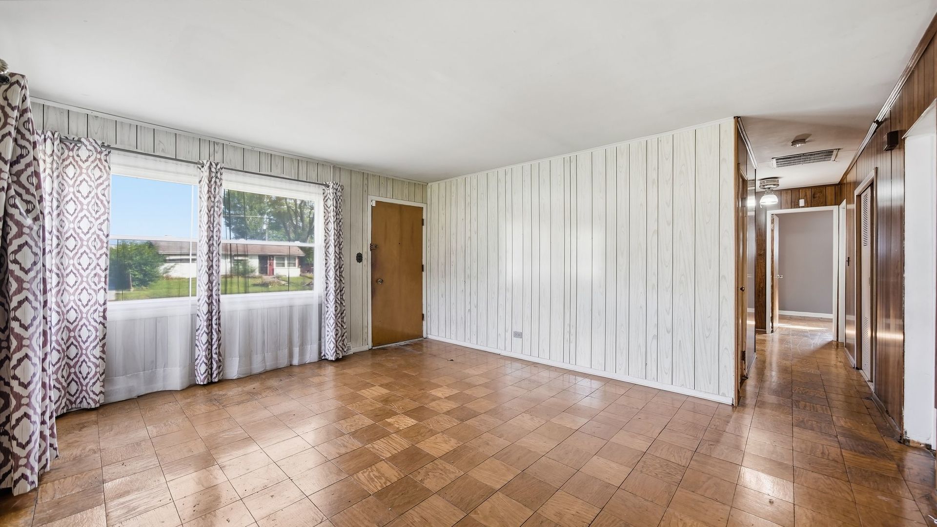 3041 Sherwood Avenue Property Photo 2
