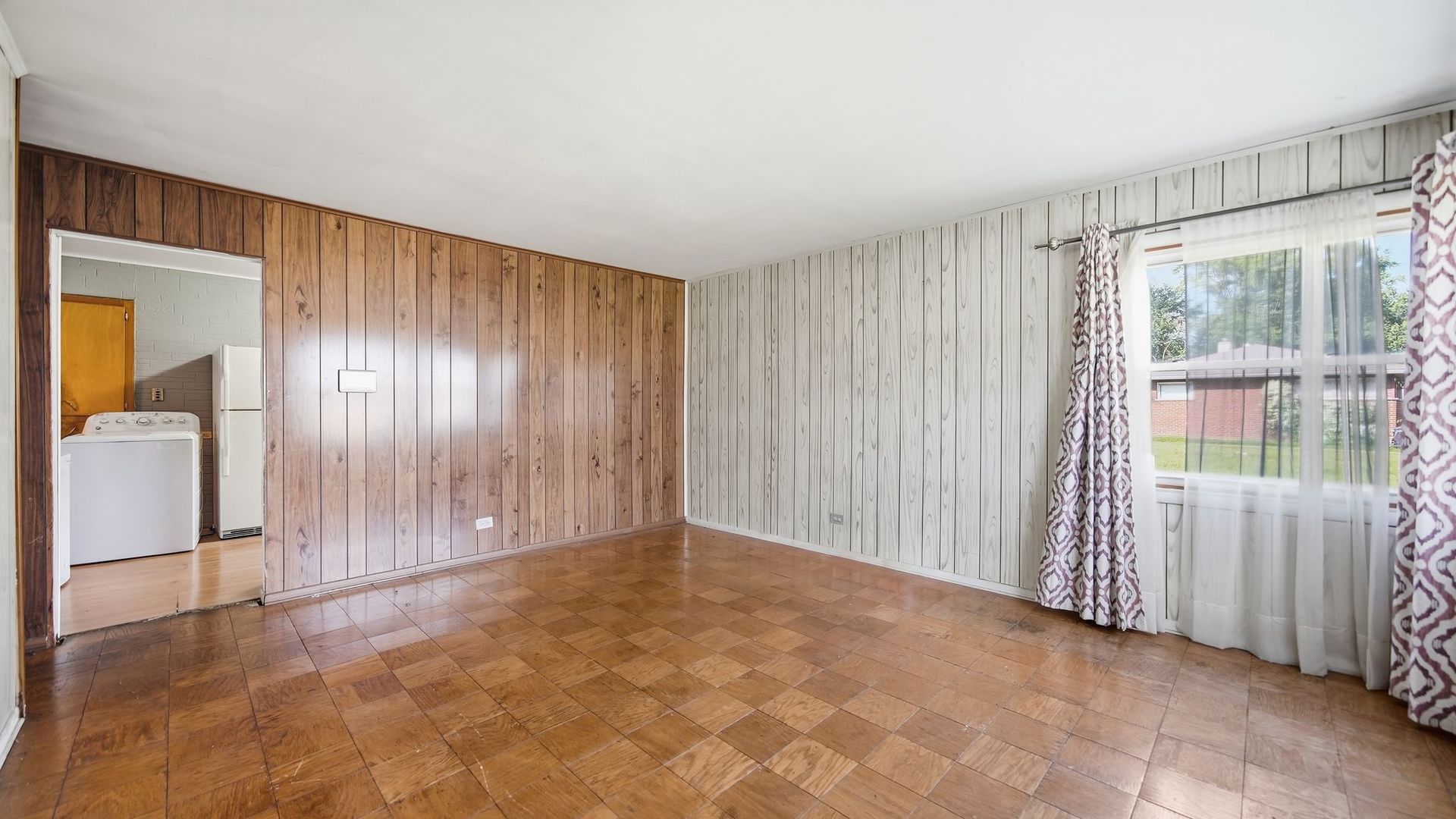 3041 Sherwood Avenue Property Photo 3