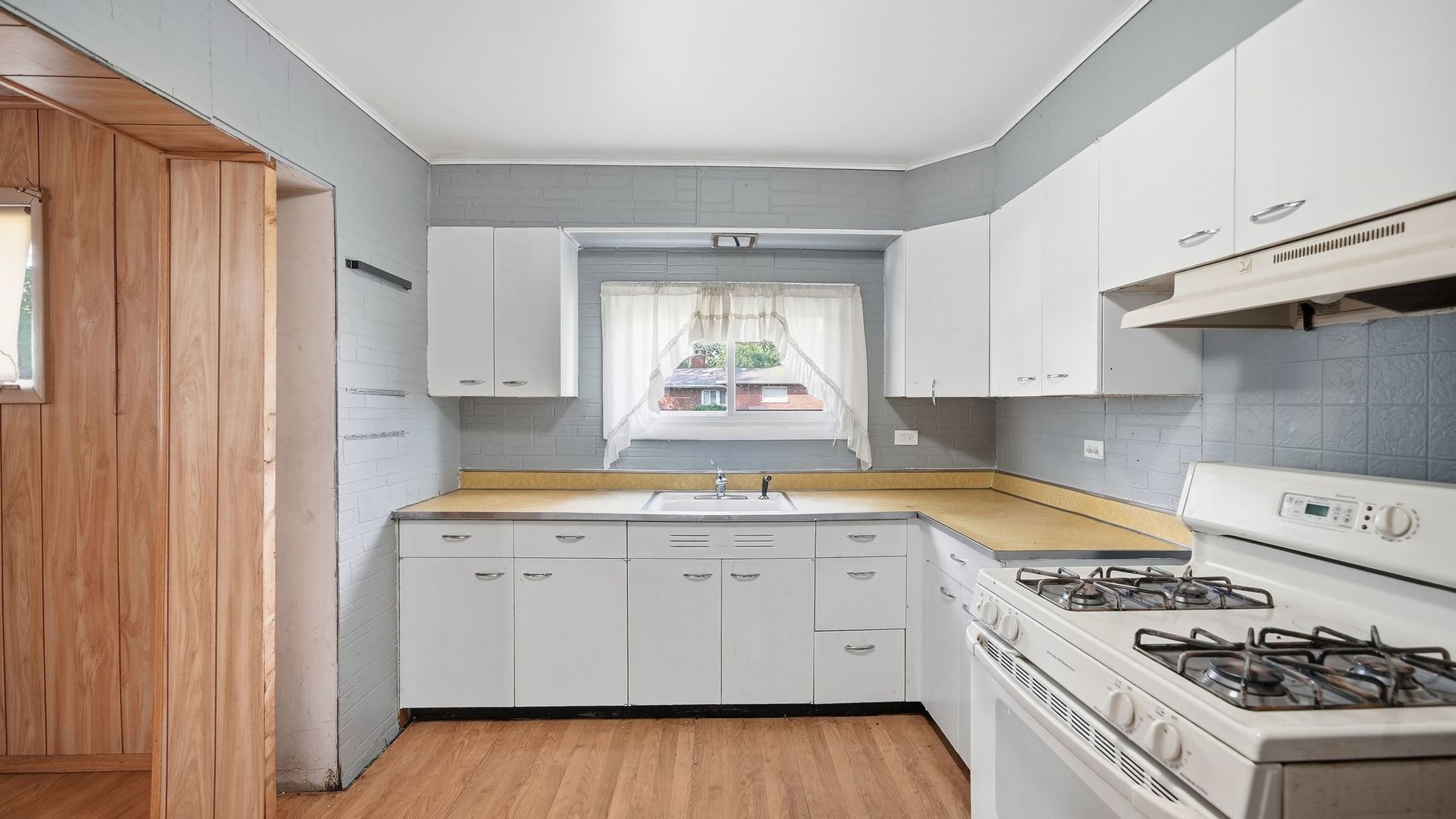 3041 Sherwood Avenue Property Photo 6