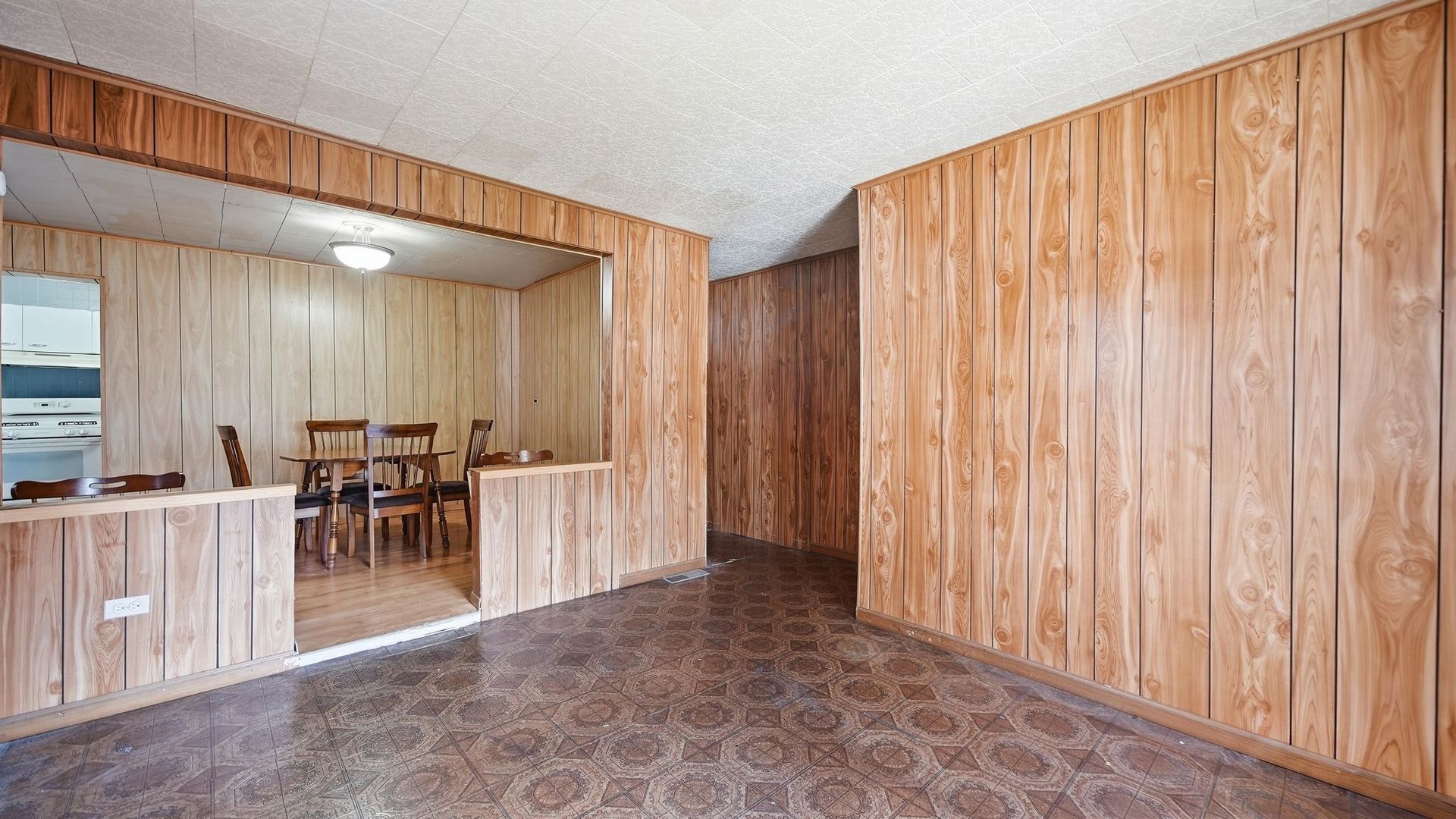 3041 Sherwood Avenue Property Photo 9
