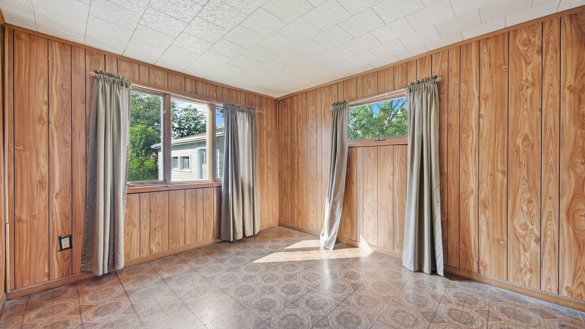 3041 Sherwood Avenue Property Photo 10
