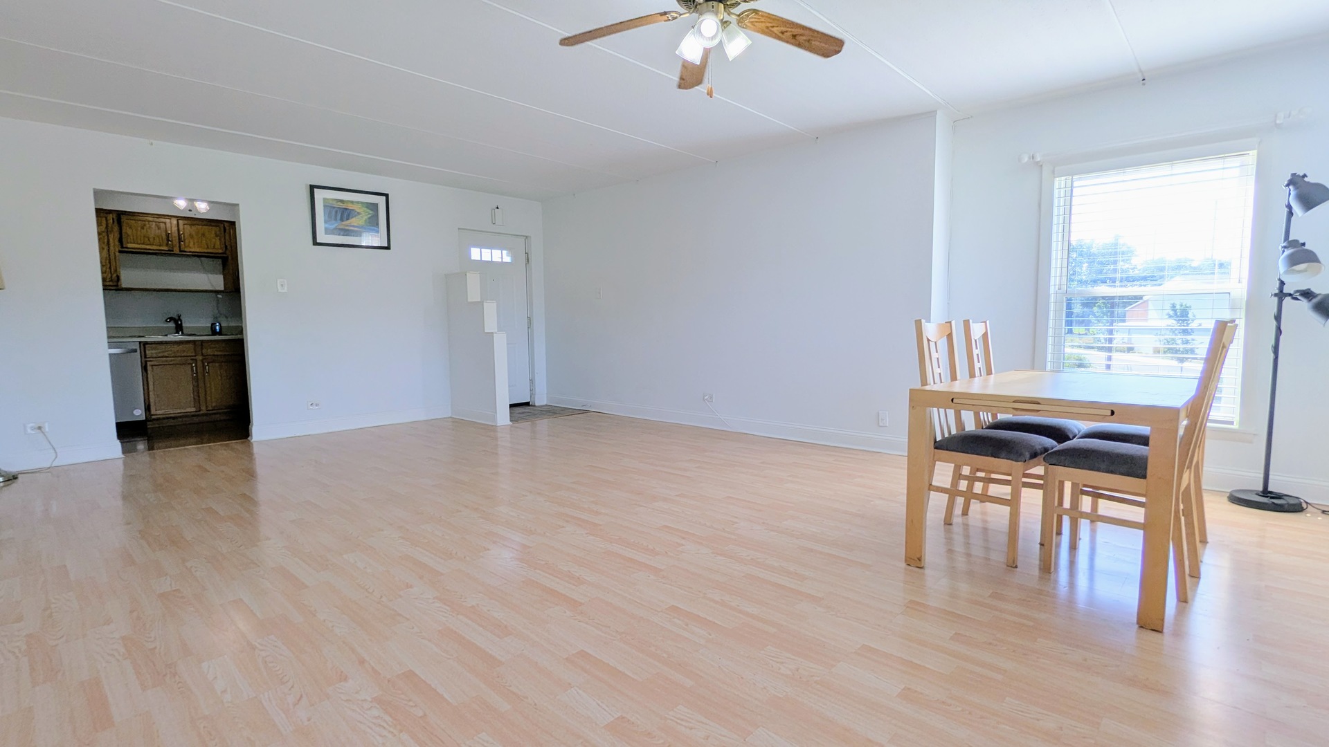 2610 Oakton Street 5w Property Photo 4