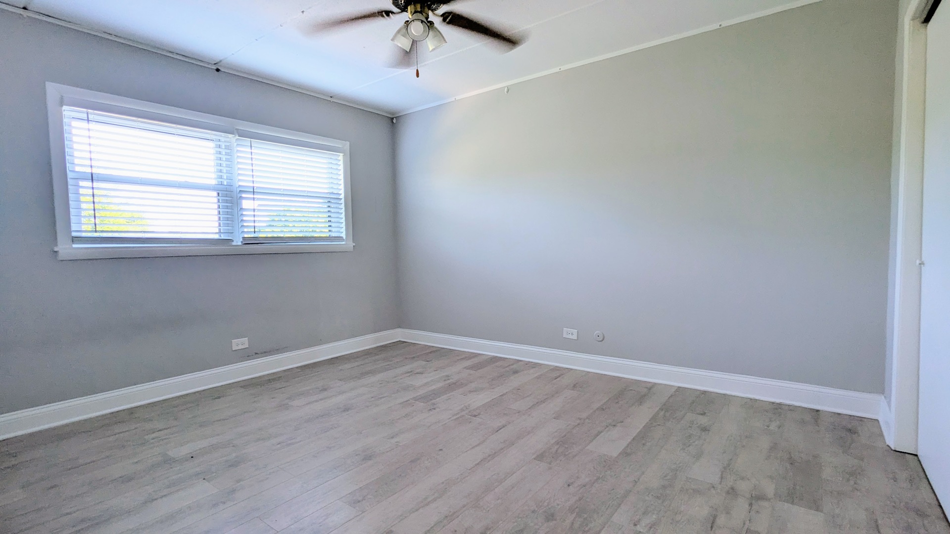 2610 Oakton Street 5w Property Photo 9