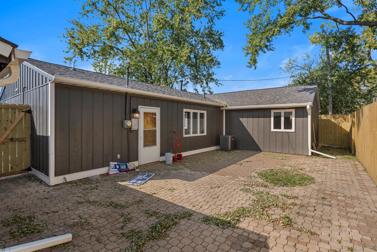 2424 E Washington Drive Property Photo 6
