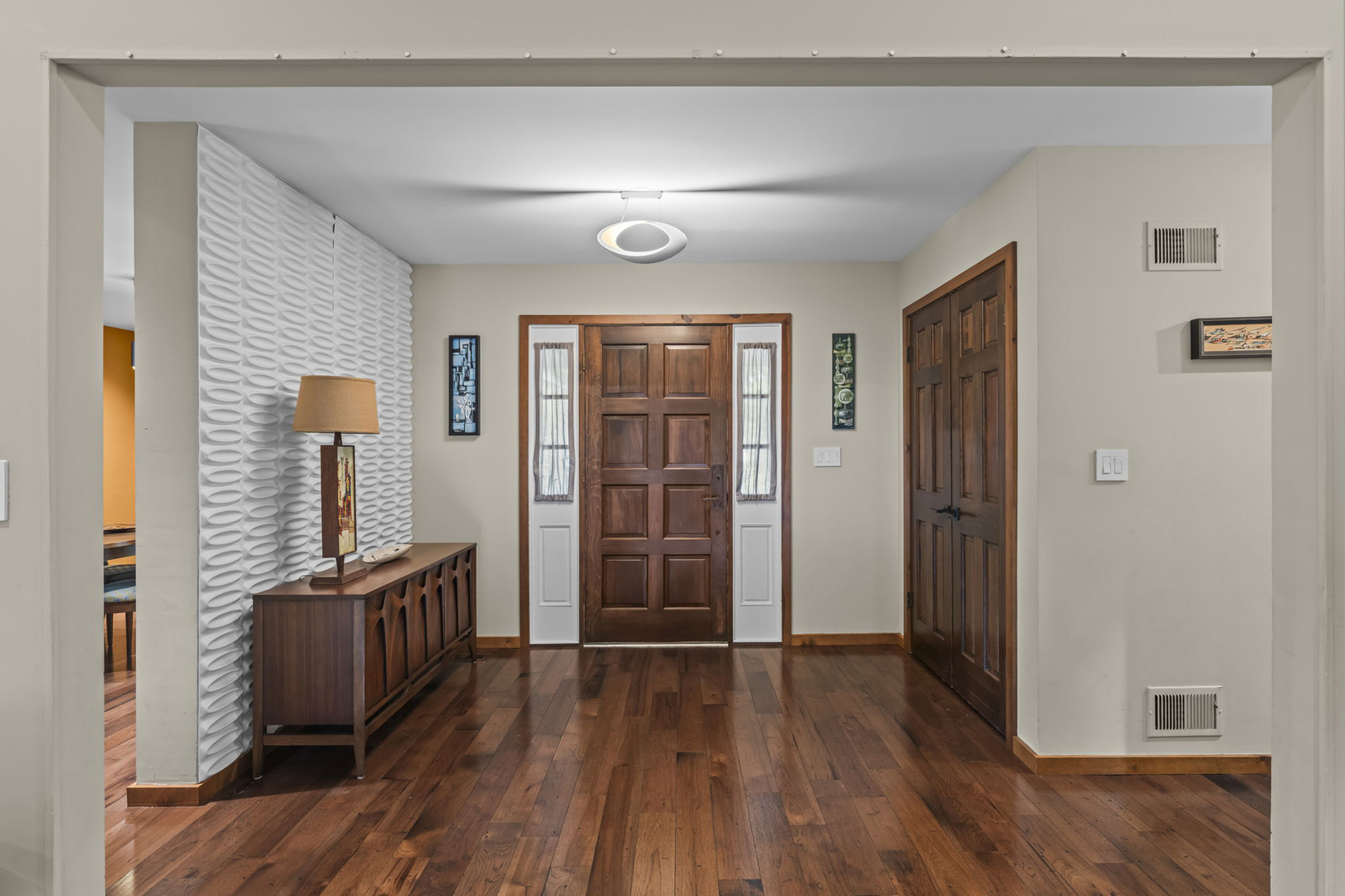 4023 N Ridge Avenue Property Photo 4