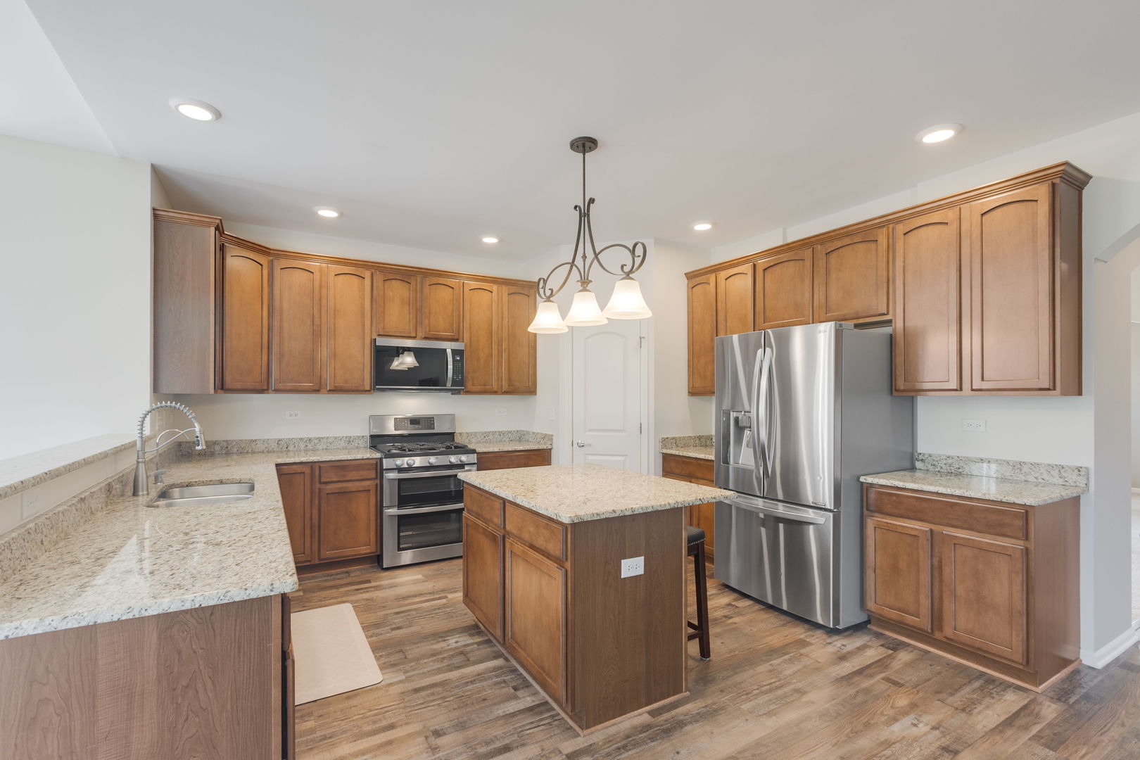 422 W Amberside Drive Property Photo 8