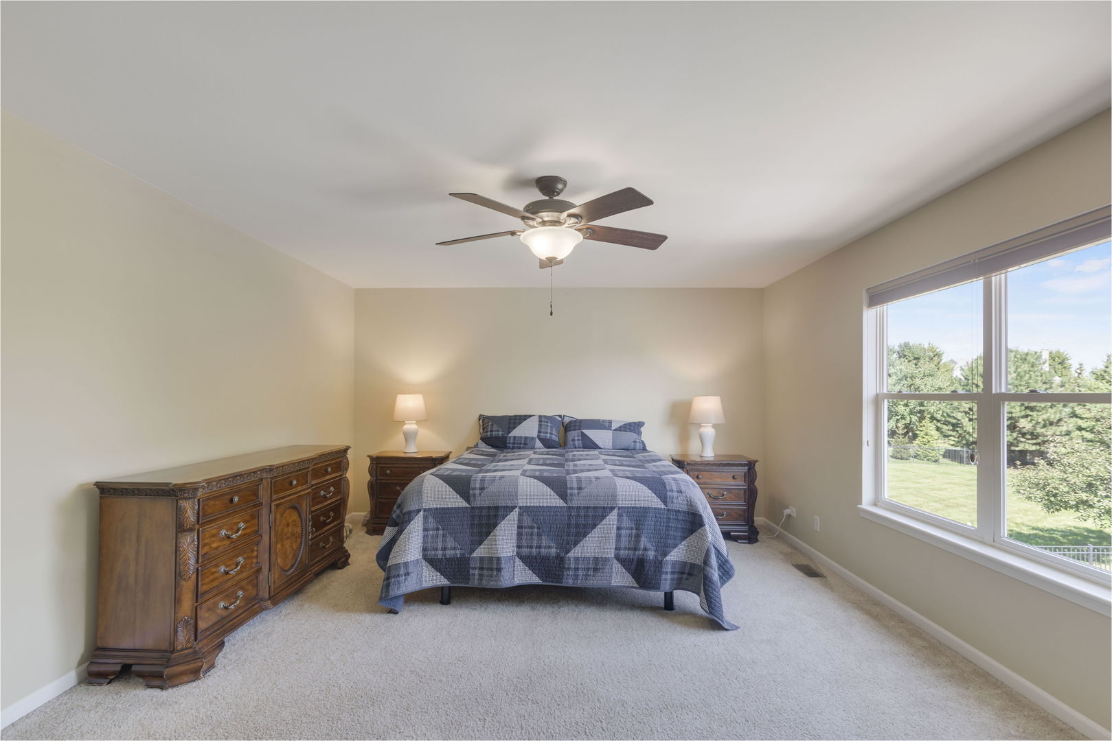 422 W Amberside Drive Property Photo 15