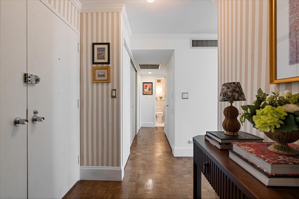 1 E Schiller Street 16c Property Photo 5
