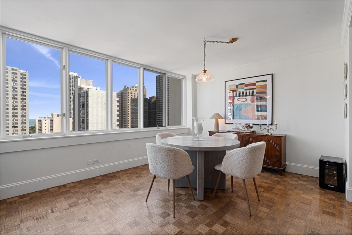 1 E Schiller Street 16c Property Photo 10