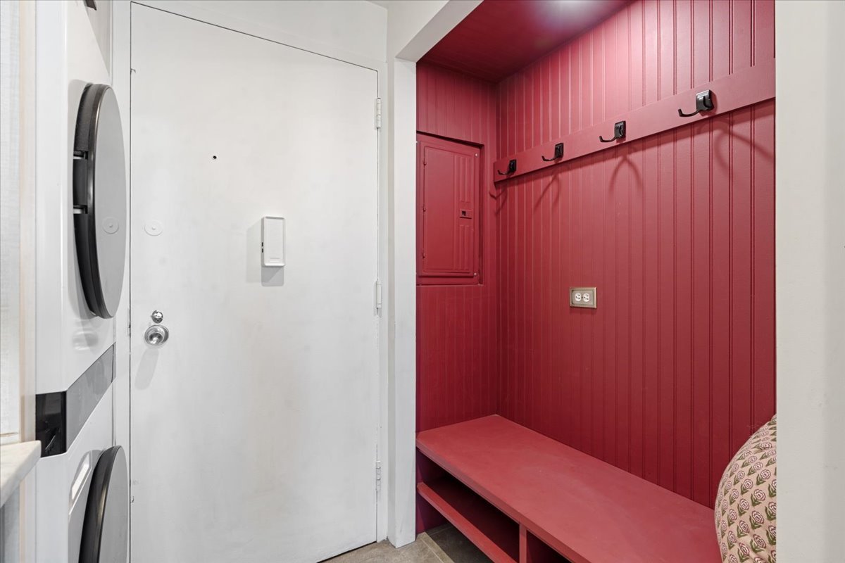 1 E Schiller Street 16c Property Photo 16