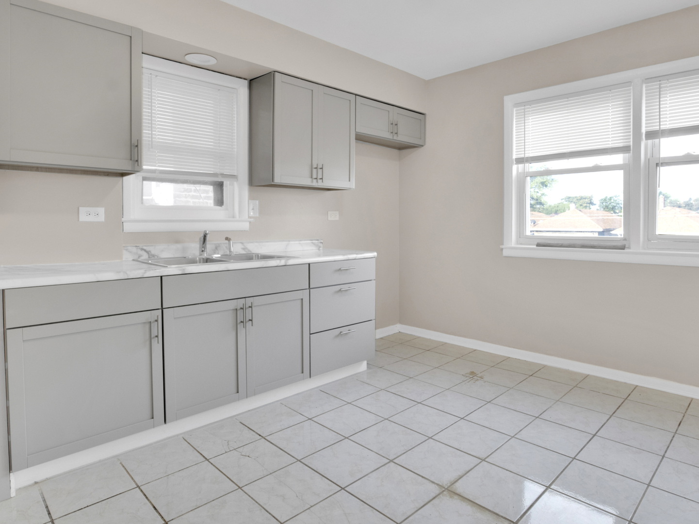 6318 S Mozart Street Property Photo 6