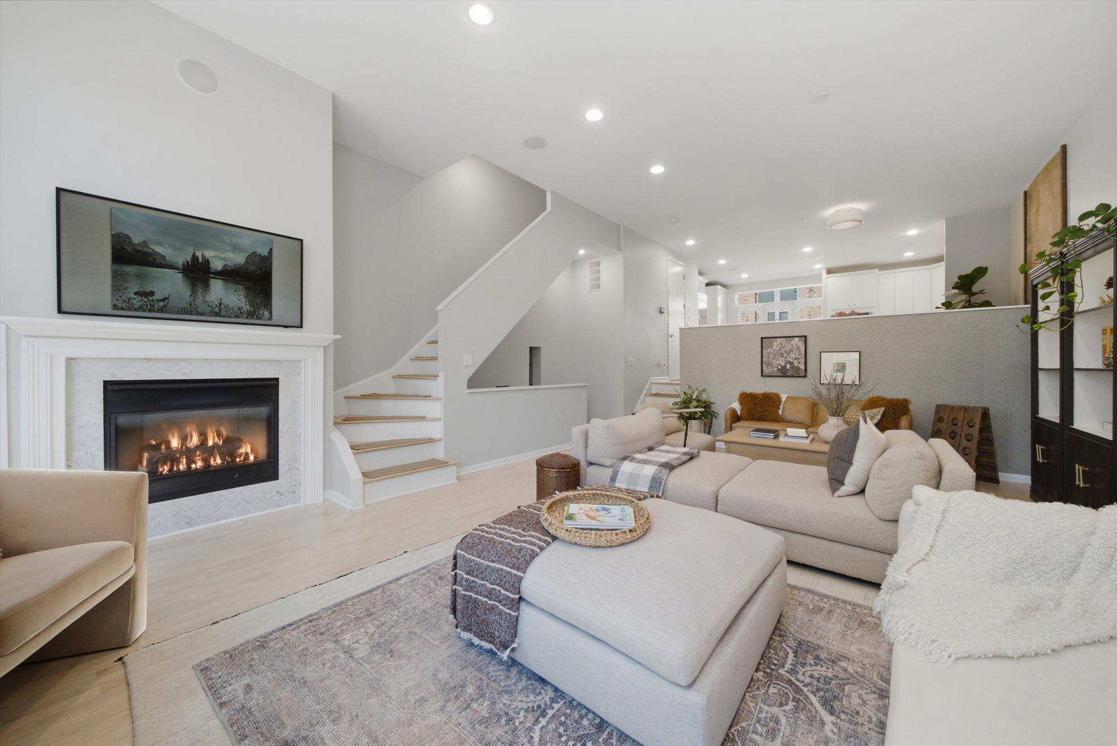 1856 W Superior Street Property Photo 6