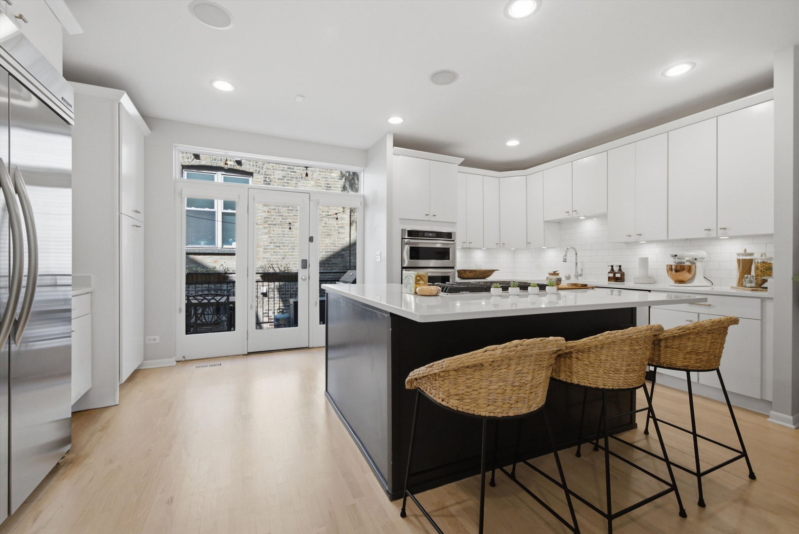 1856 W Superior Street Property Photo 11