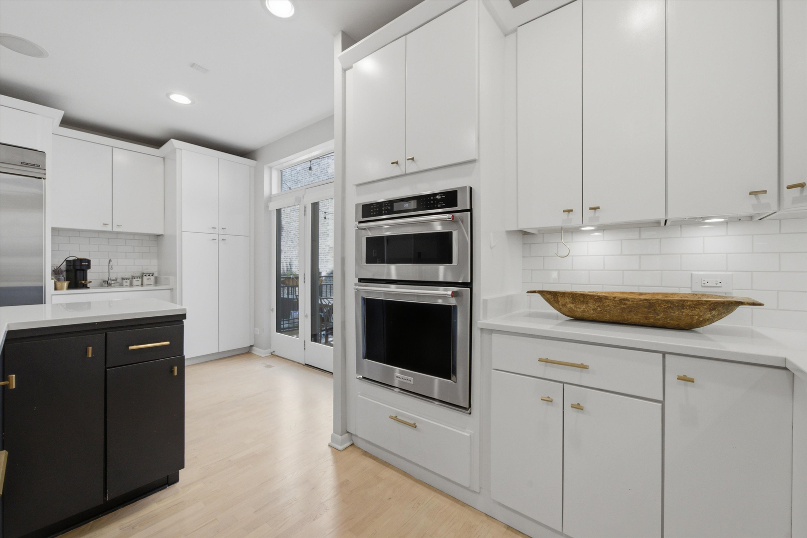 1856 W Superior Street Property Photo 16