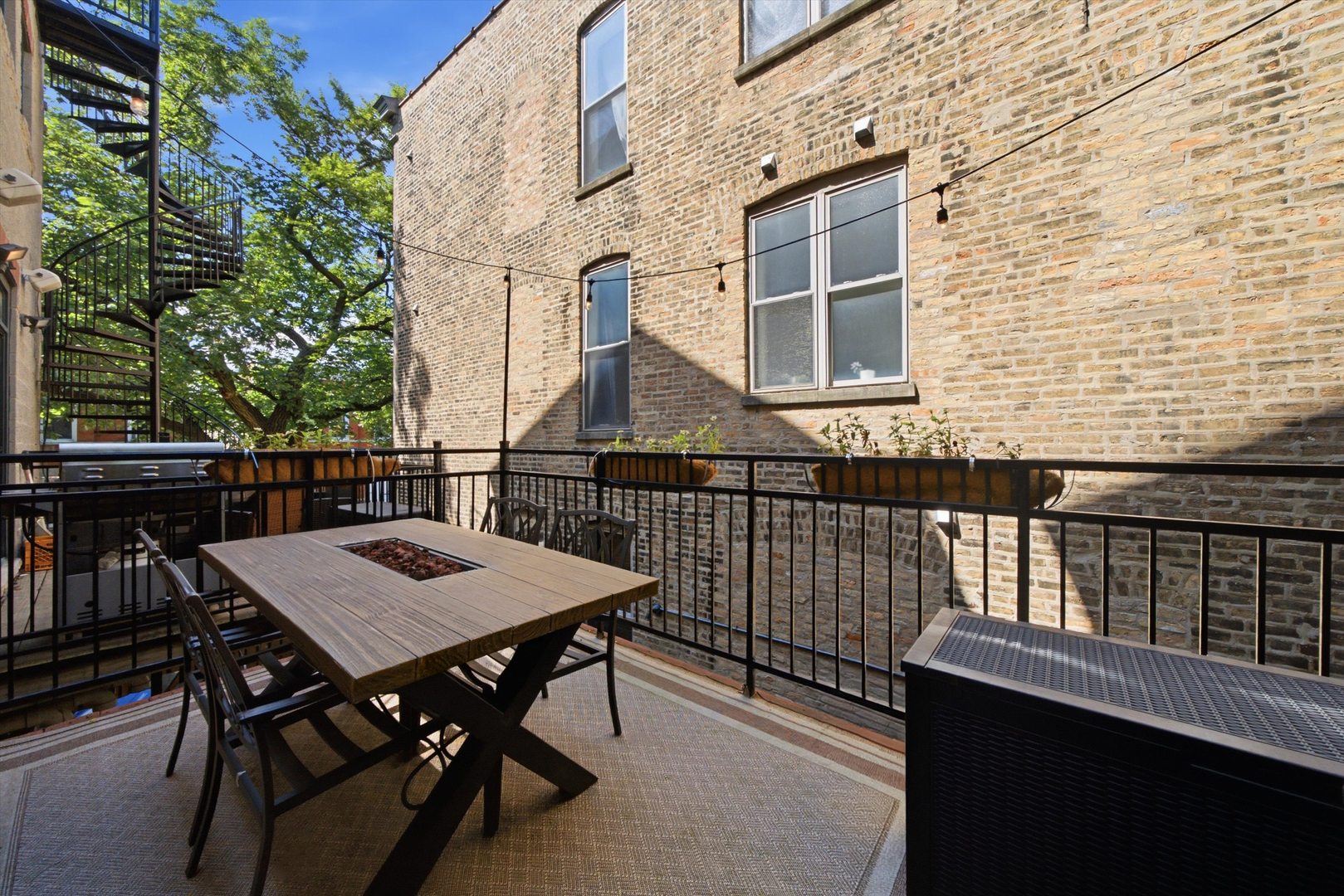 1856 W Superior Street Property Photo 18