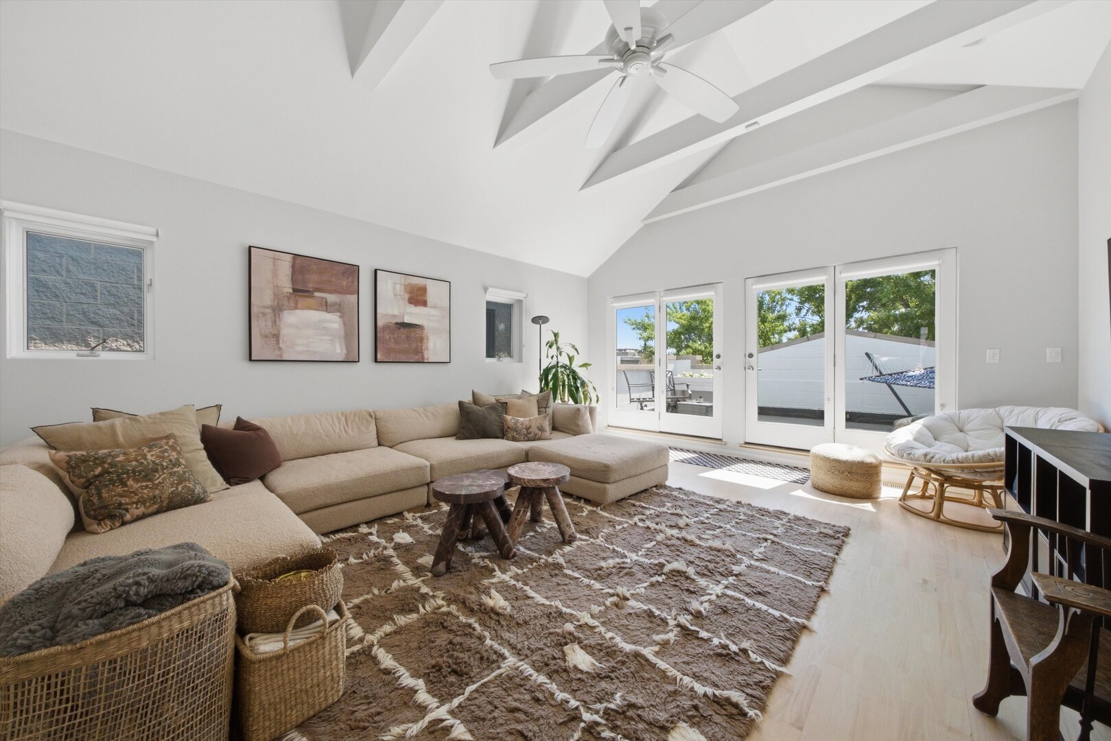 1856 W Superior Street Property Photo 32