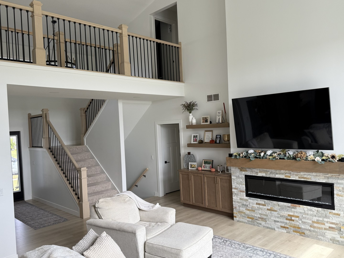 237 W Torrey Pines Drive Property Photo 12