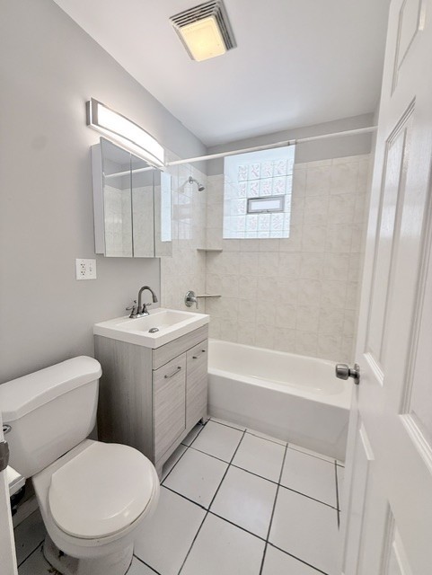 2536 W Augusta Boulevard G Property Photo 7