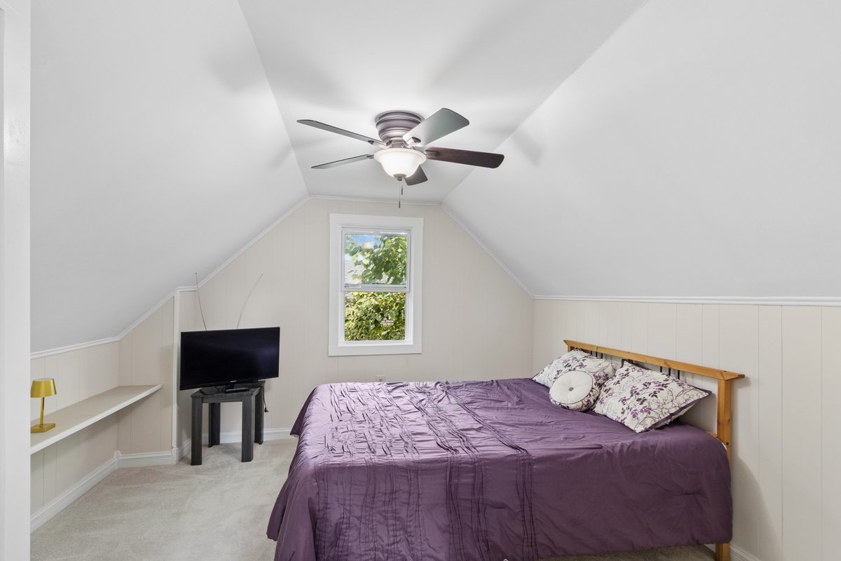 1033 Crescent Court Property Photo 14