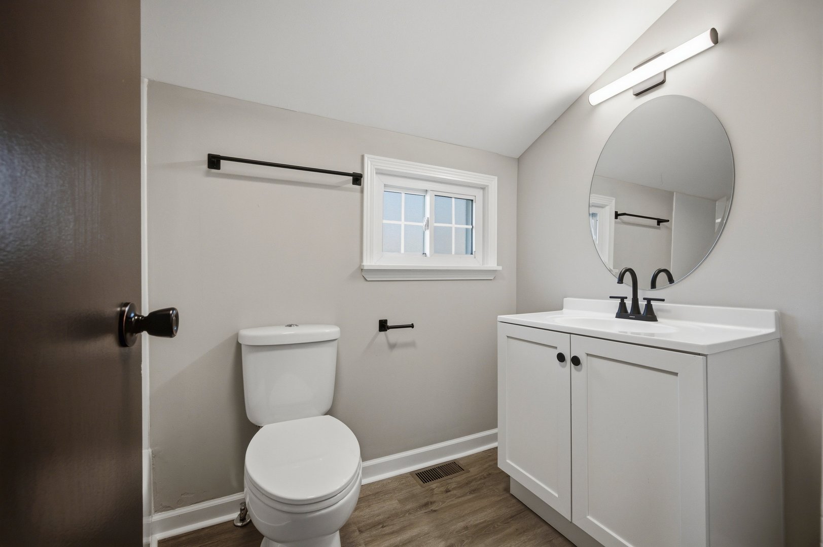 428 E 156th Place Property Photo 12