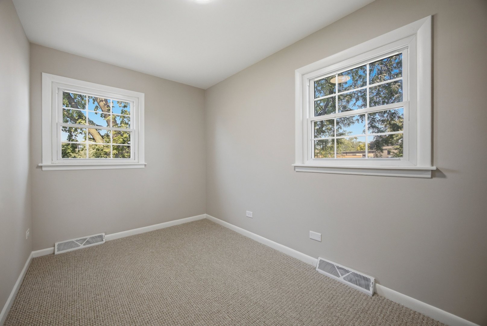 428 E 156th Place Property Photo 16