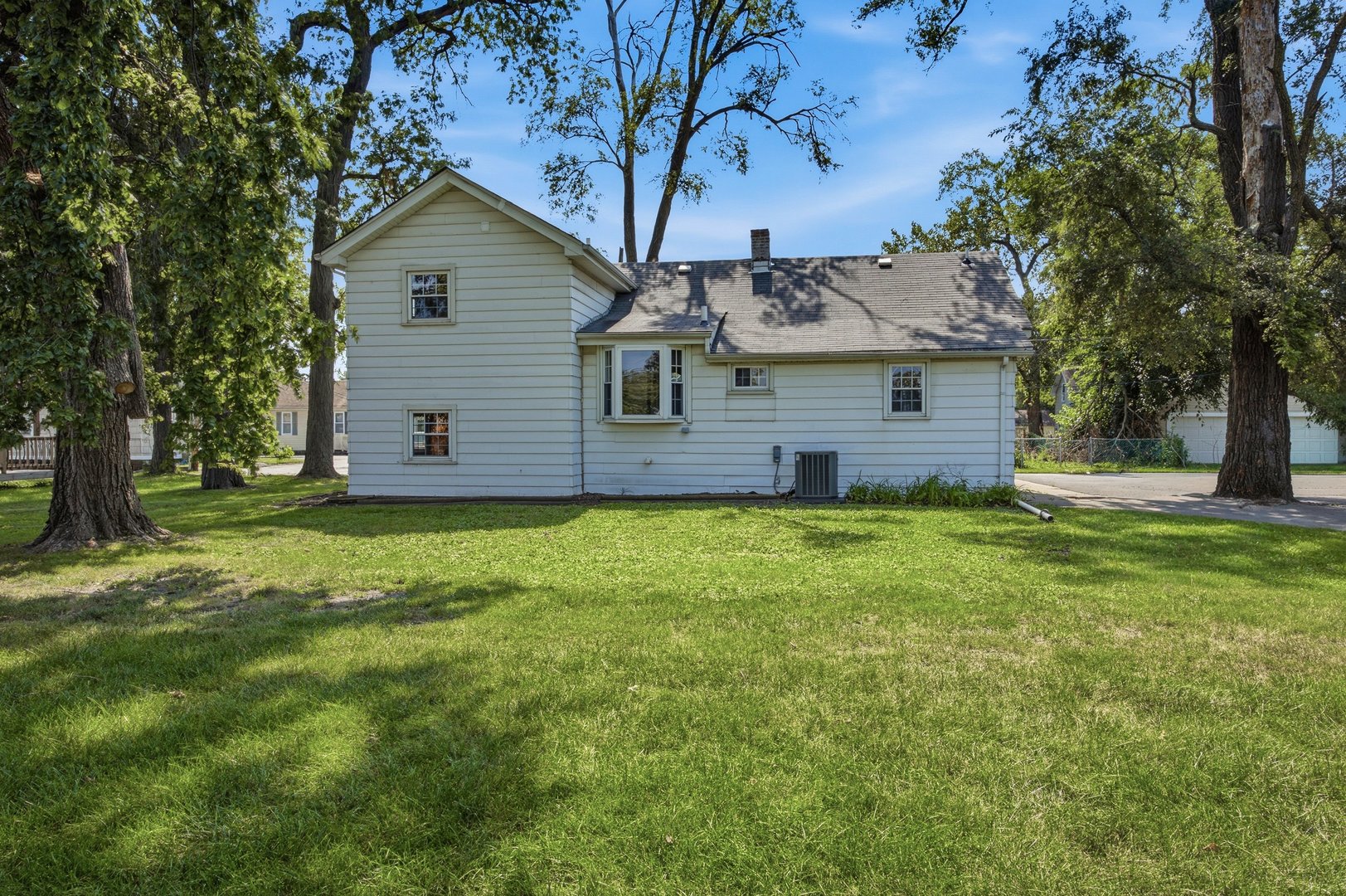 428 E 156th Place Property Photo 20