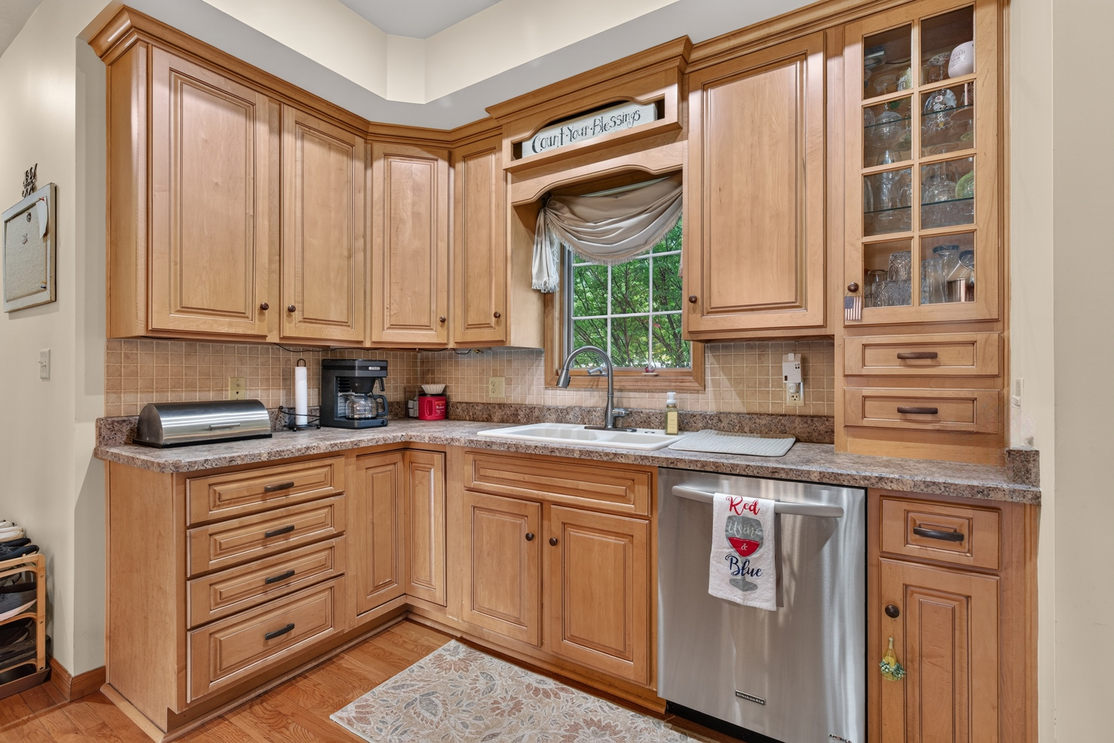 202 S Division Street Property Photo 10