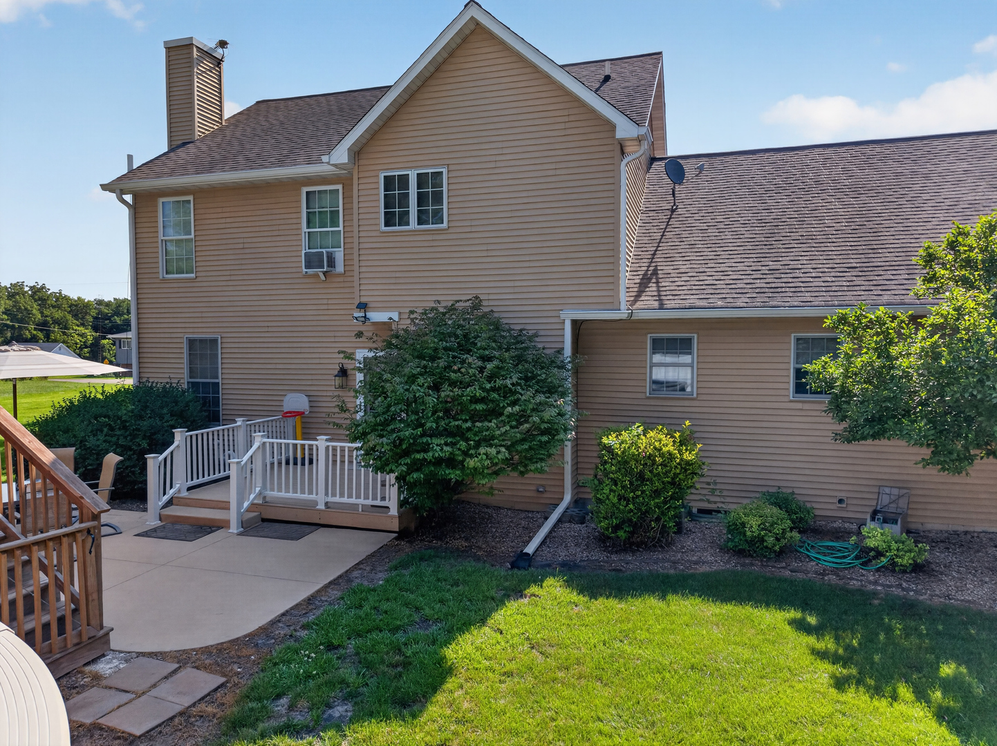 202 S Division Street Property Photo 40