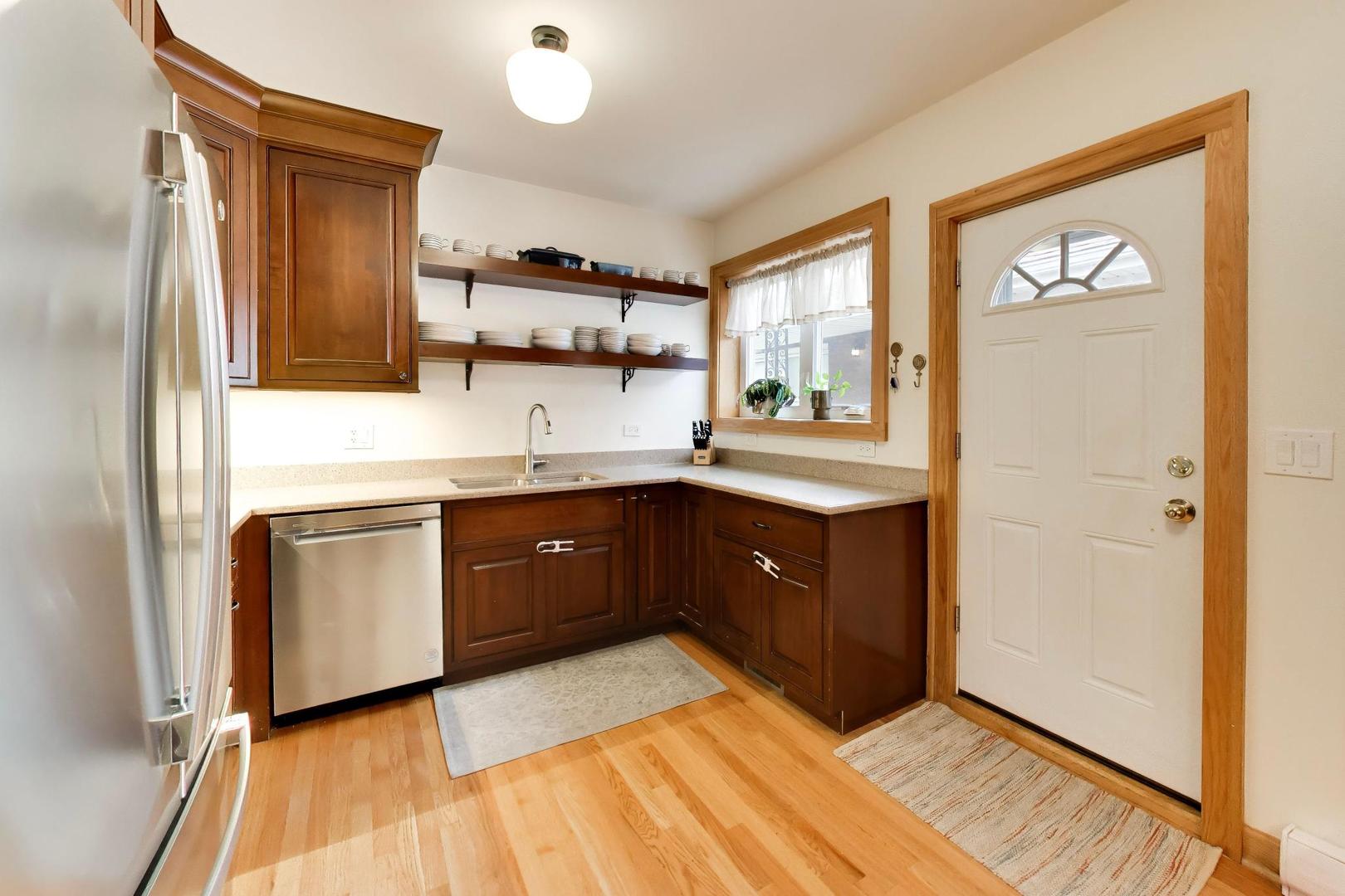 4147 N Dickinson Avenue Property Photo 12