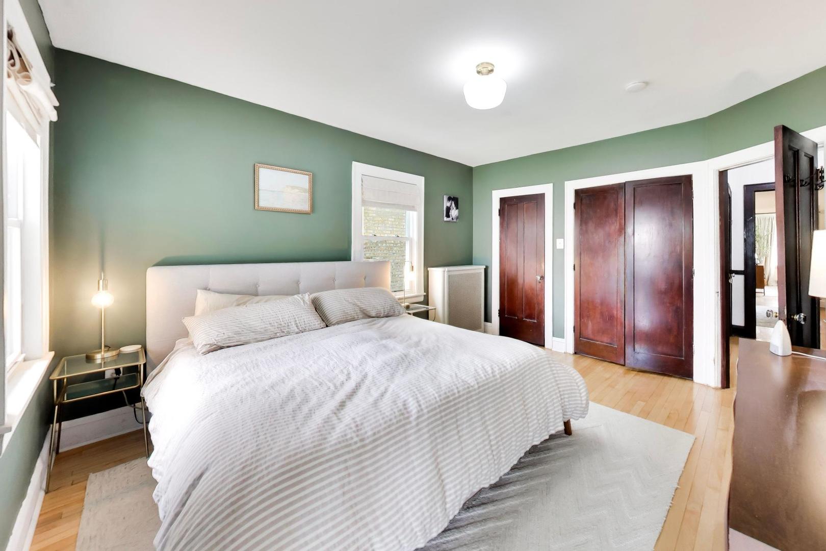 4147 N Dickinson Avenue Property Photo 16